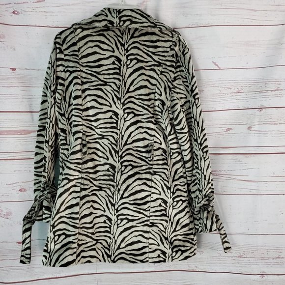 Loire NY Animal Zebra Print Furry Soft Trench Style Coat Jacket Belted  Medium - Picture 9 of 9